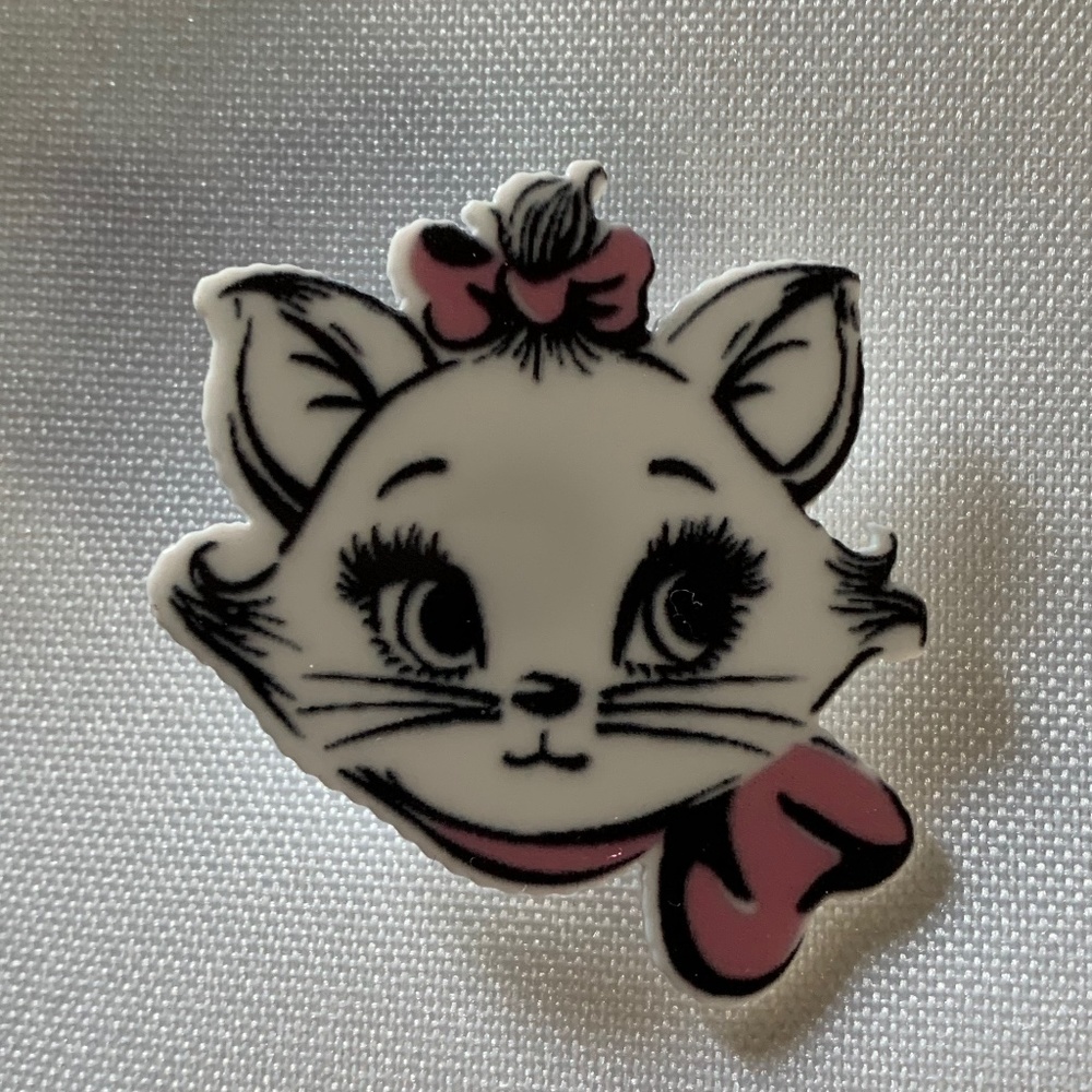 🎉Host Pick🎉 Handmade Disney Marie from the movie The Aristocats Pin Brooch!